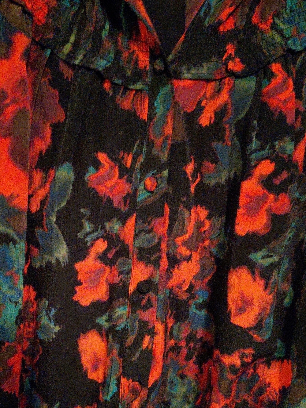 NWOT, ROSE & OLIVE Red Floral Ruffled Blouse. Women's Size 2X - Picture 3 of 6